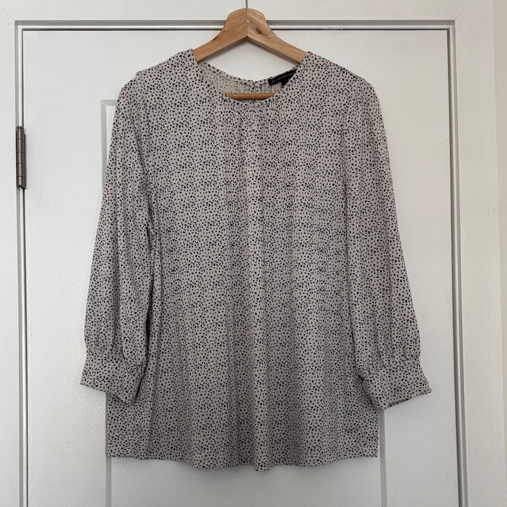 Adrianna Papell Black & White Patterned Top 🎲